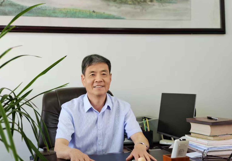 市教育體育局二級(jí)調(diào)研員佟濤就普通中小學(xué)招生政策在線解讀及答疑與網(wǎng)友在線交流